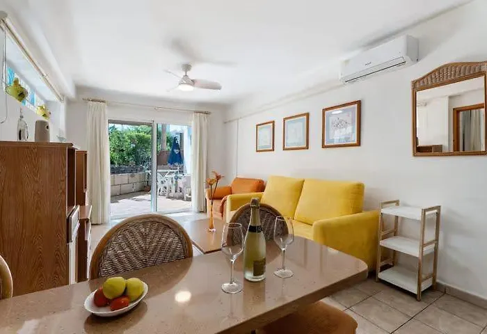 001, Club Atlantis, Puerto Colon, Adeje Апартаменти Адехе